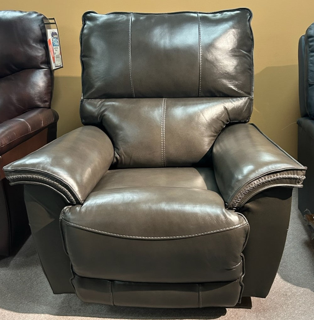 La-Z-Boy Norris Rocking Recliner Floor Model – Wilson Furniture Oshawa