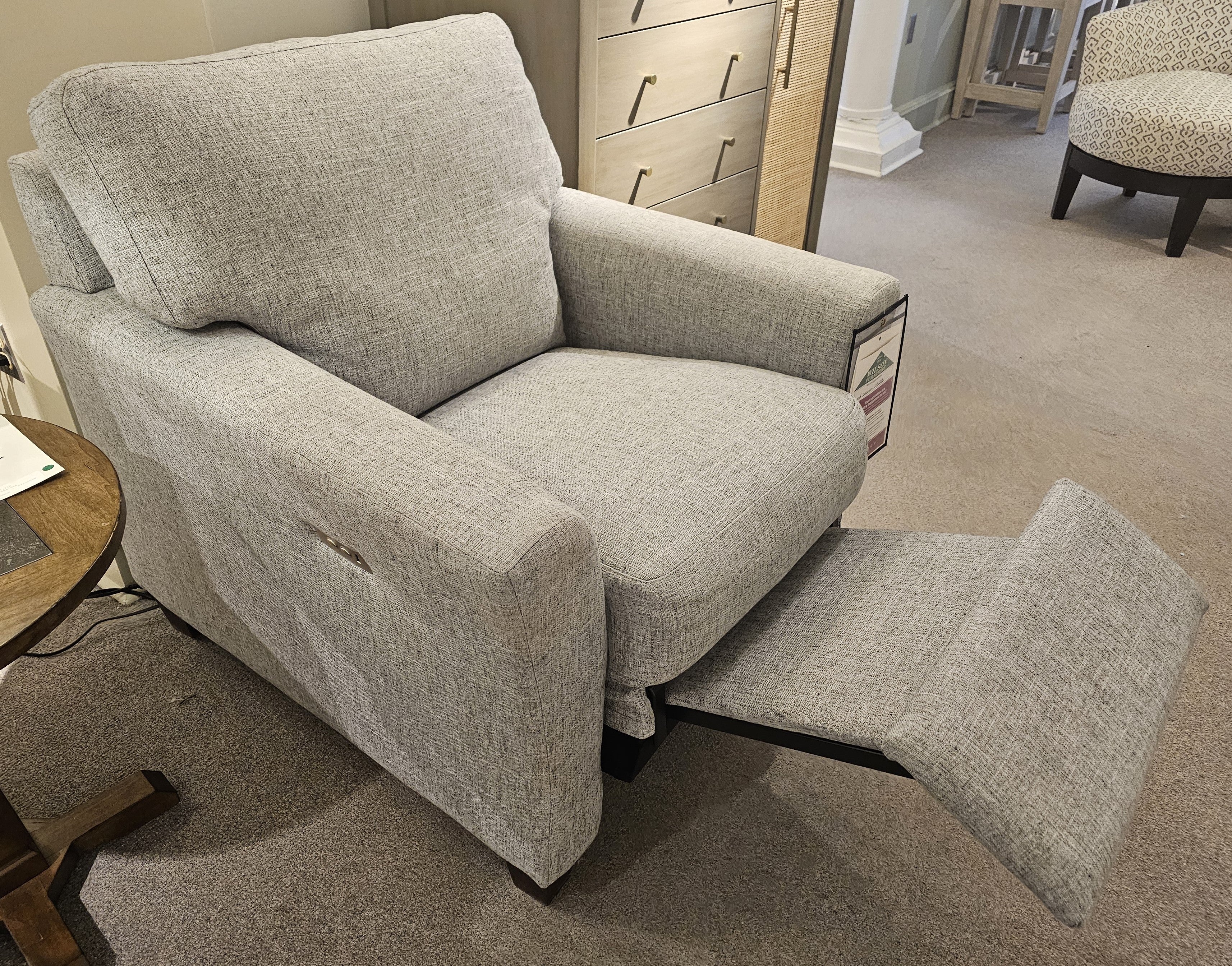 La-Z-Boy Roscoe Duo Reclining Chair Floor Model – Wilson Furniture Oshawa