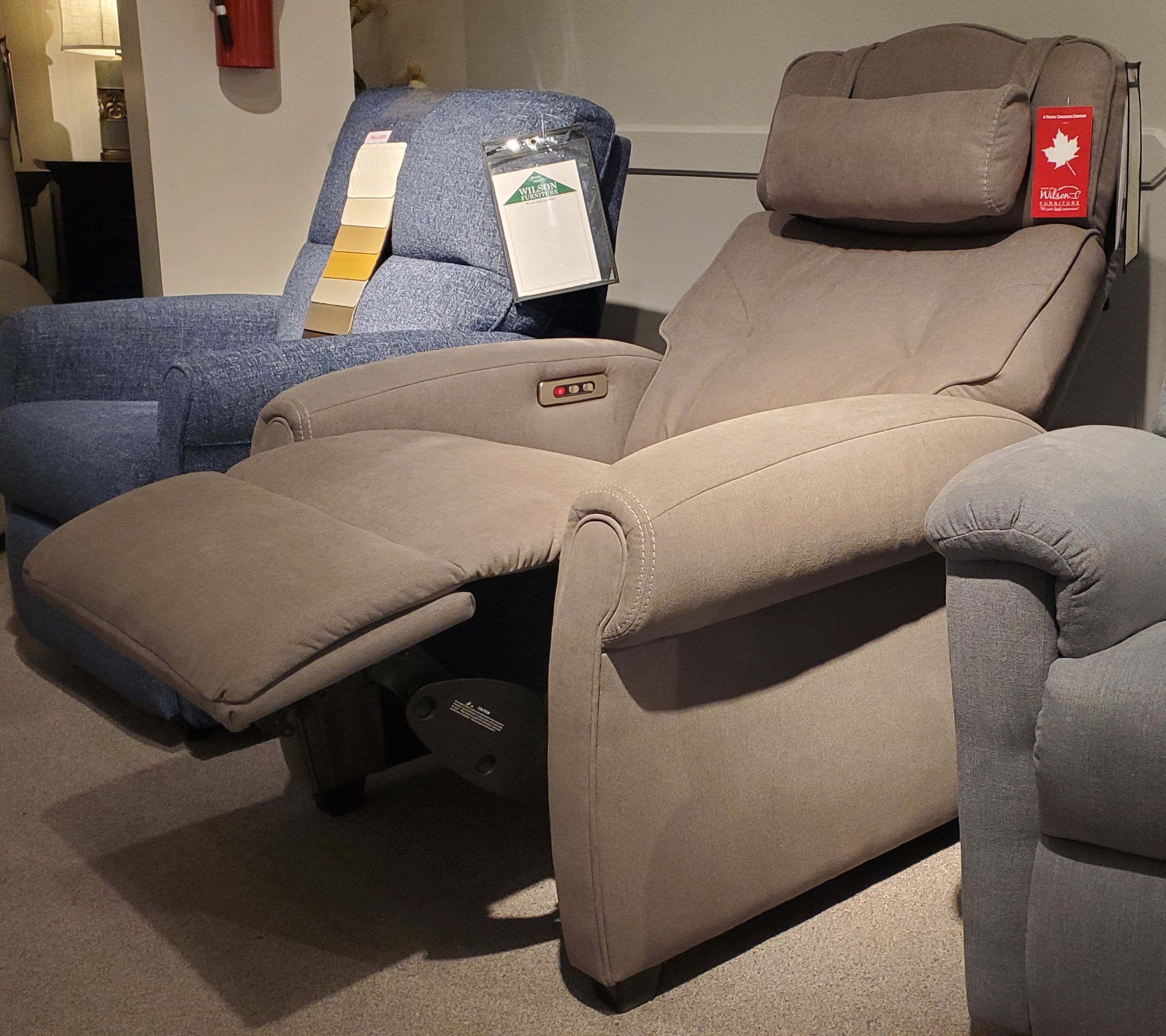 Palliser Zero Gravity 6 Recliner with Headrest, Heat, and Massage