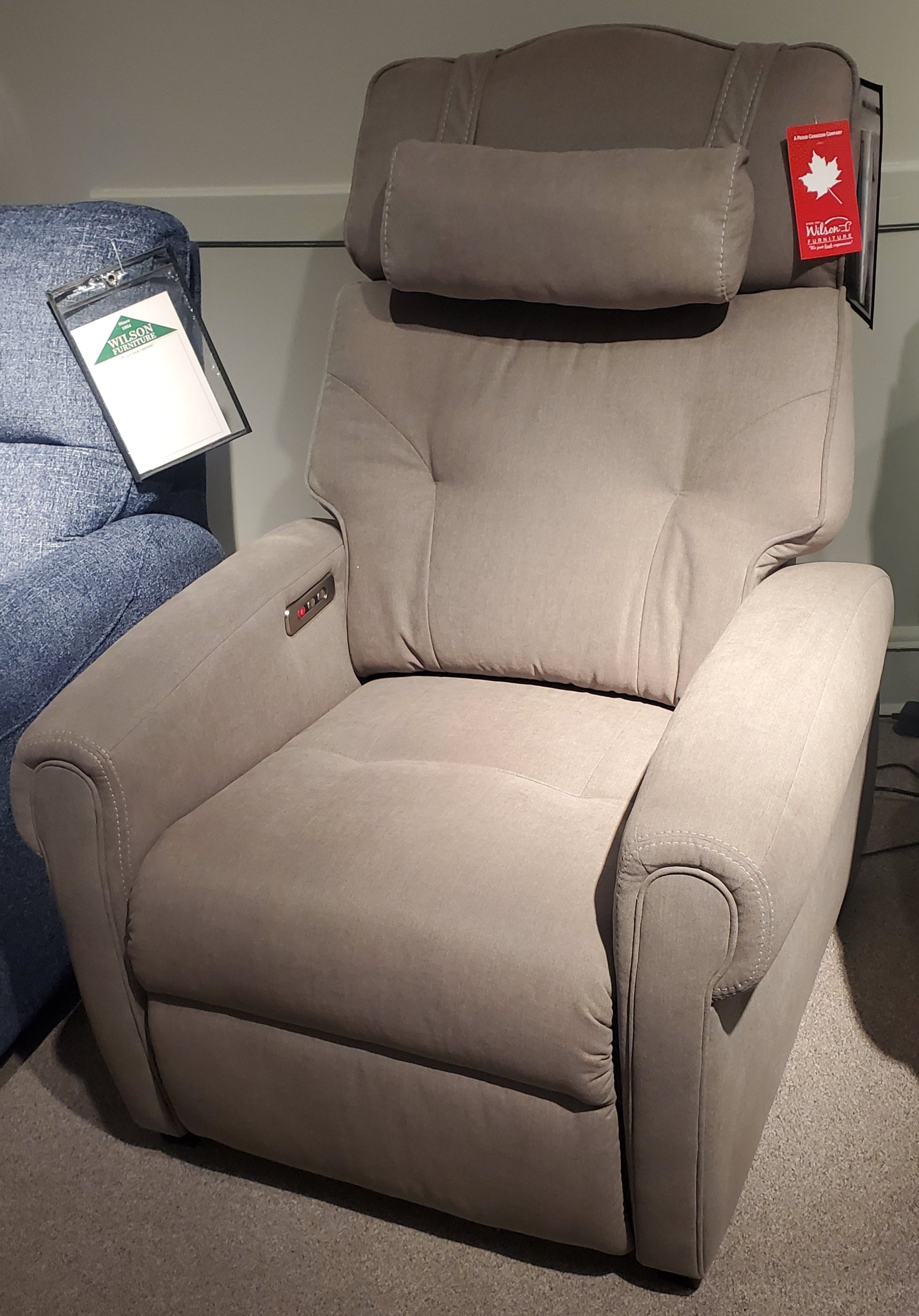 Palliser Zero Gravity 6 Recliner with Headrest, Heat, and Massage