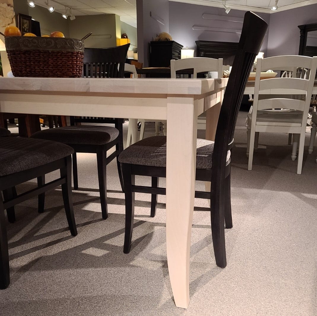 5-Pce Canadian Dining  Collection Floor Model